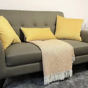 Modern Two-bedroom Suite: Centre Convenience Guest house